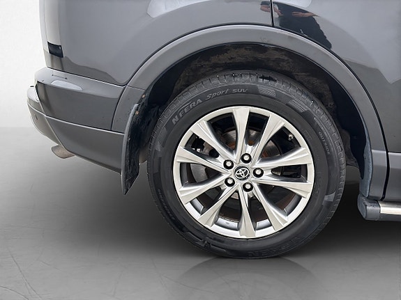 Toyota RAV4 26 of 29