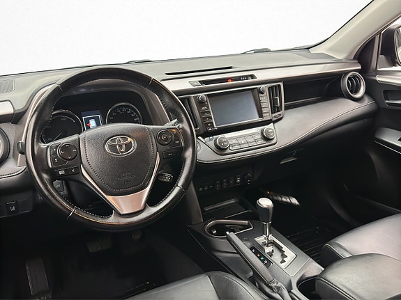 Toyota RAV4 13 of 29