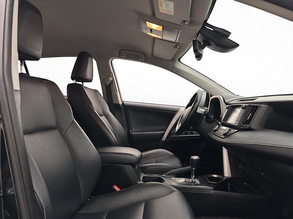 Toyota RAV4 12 of 29