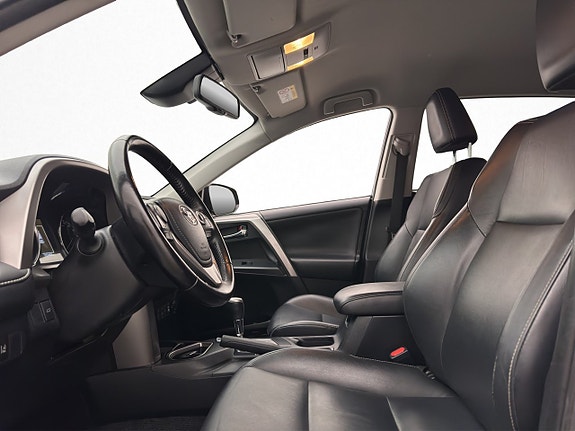 Toyota RAV4 14 of 29