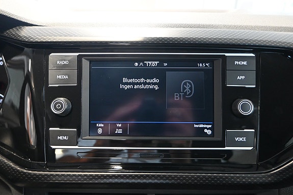 Volkswagen T-Cross 16 of 18