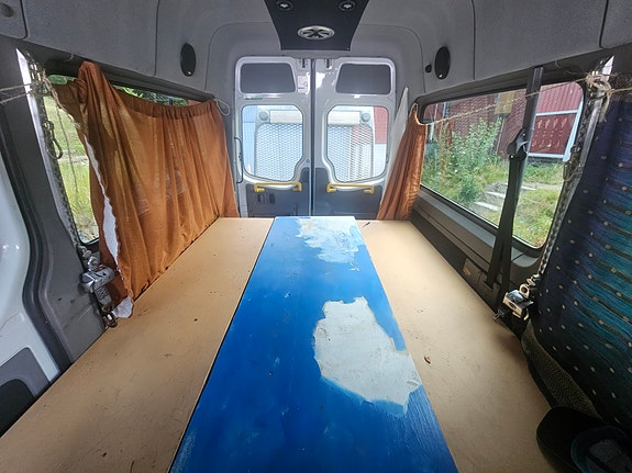 Mercedes-Benz Sprinter 5 of 6