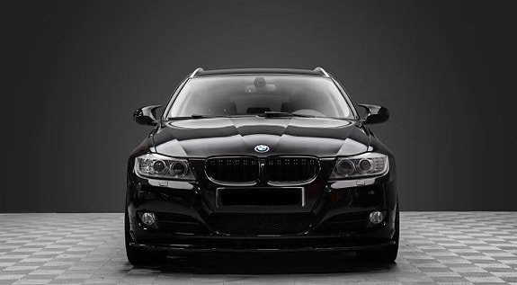 BMW 320d 4 of 12