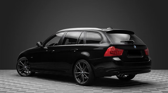 BMW 320d 2 of 12