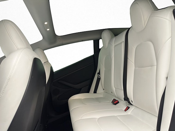 Tesla Model 3 28 of 30