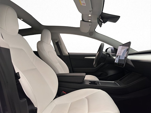 Tesla Model 3 26 of 30