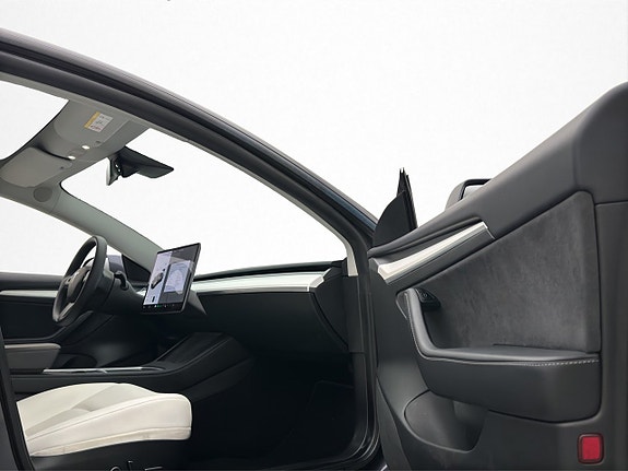 Tesla Model 3 27 of 30