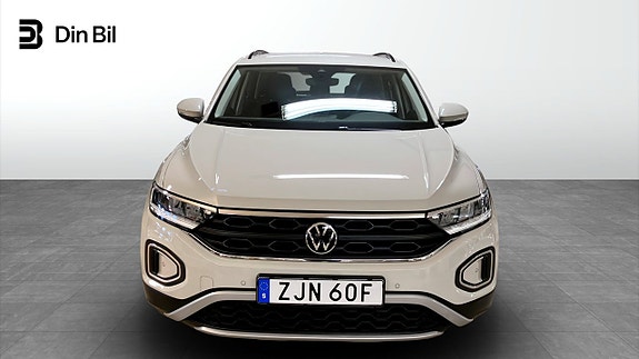 Volkswagen T-Roc 4 of 12