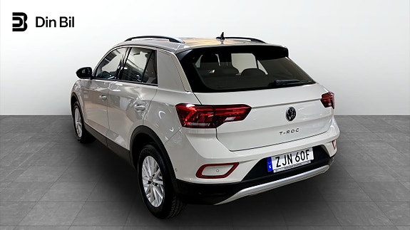 Volkswagen T-Roc 3 of 12