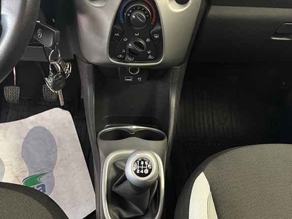 Toyota Aygo 18 of 20