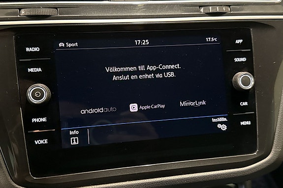 Volkswagen Tiguan 21 of 24