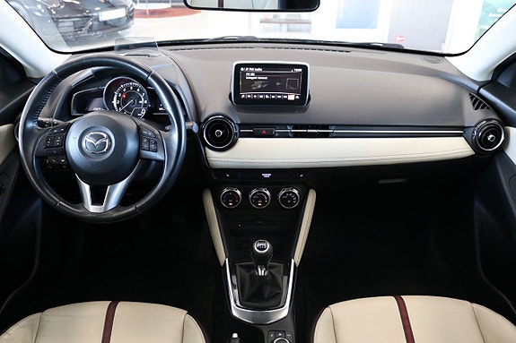 Mazda 2 13 of 18
