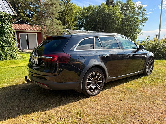 Opel Insignia Country Tourer 3 of 5