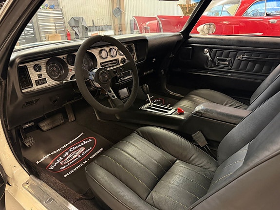 Pontiac Firebird 21 of 29