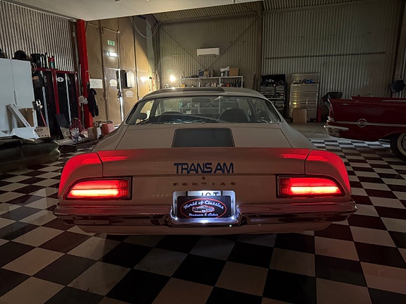 Pontiac Firebird 16 of 29