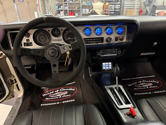 Pontiac Firebird 22 of 29