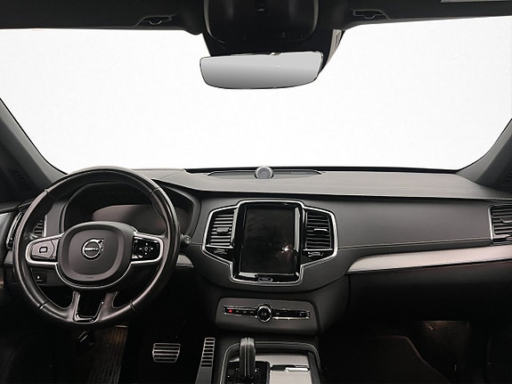 Volvo XC90 14 of 30