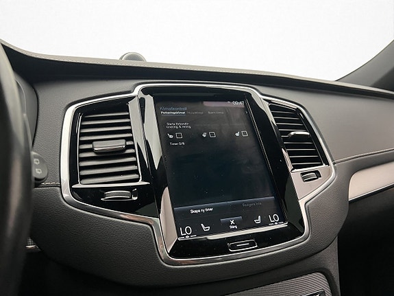 Volvo XC90 23 of 30