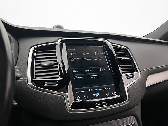 Volvo XC90 24 of 30