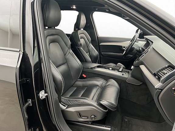 Volvo XC90 28 of 30