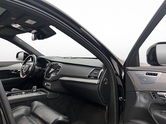 Volvo XC90 29 of 30