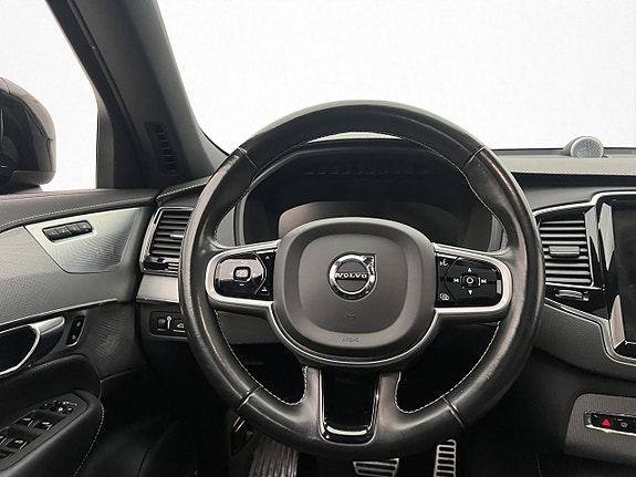 Volvo XC90 15 of 30