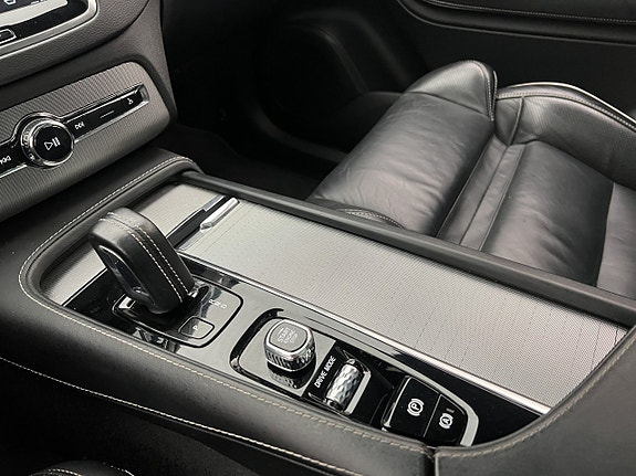 Volvo XC90 27 of 30