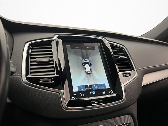 Volvo XC90 18 of 30