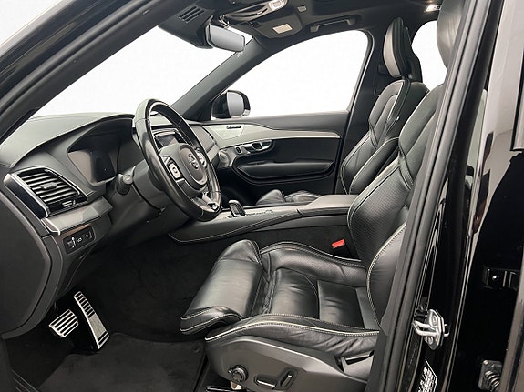 Volvo XC90 13 of 30