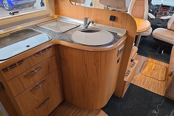 Bürstner Elegance i710 ALDE, Solcell, Drag, Ugn 15 of 30