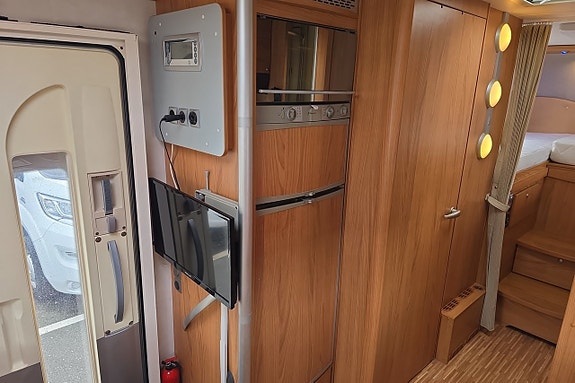 Bürstner Elegance i710 ALDE, Solcell, Drag, Ugn 16 of 30