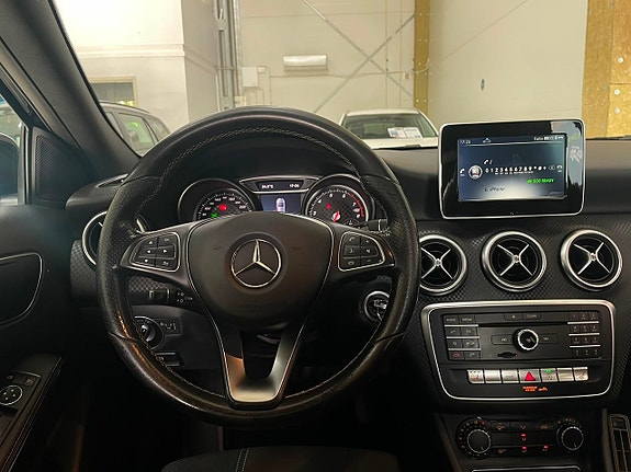 Mercedes-Benz A180 11 of 28