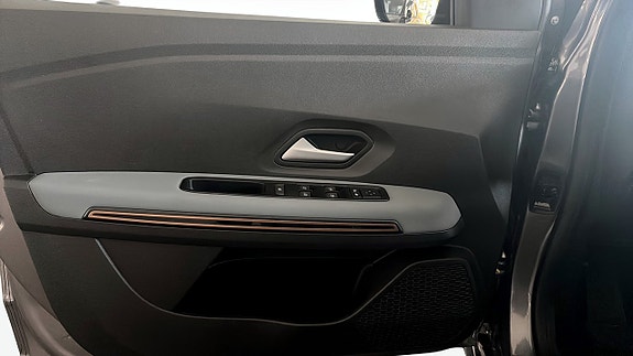 Dacia Sandero 11 of 11