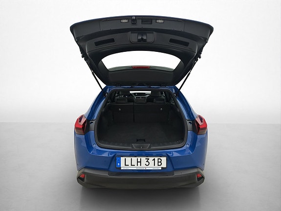 Lexus UX250h 28 of 30