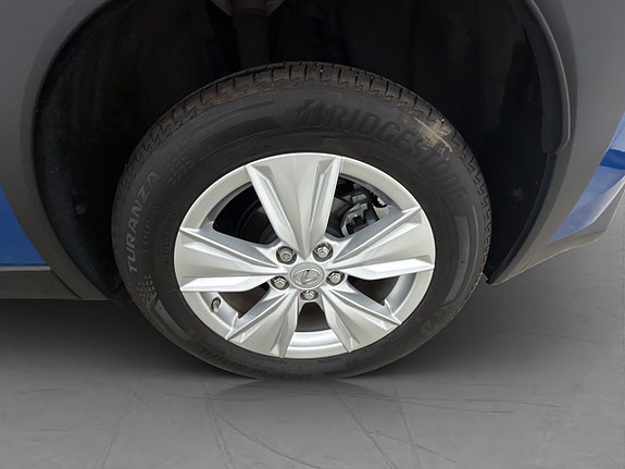 Lexus UX250h 30 of 30