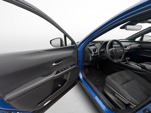 Lexus UX250h 9 of 30