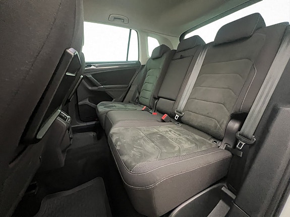 Volkswagen Tiguan 18 of 28