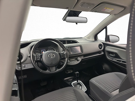 Toyota Yaris 11 of 25