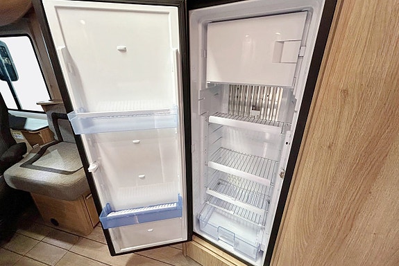 Knaus Sky I 700 LX AUTOMAT QUEENBED 17 of 30
