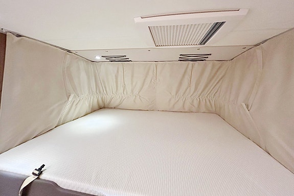 Knaus Sky I 700 LX AUTOMAT QUEENBED 24 of 30