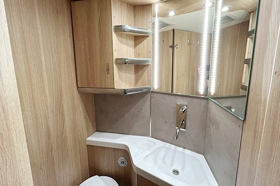 Knaus Sky I 700 LX AUTOMAT QUEENBED 22 of 30