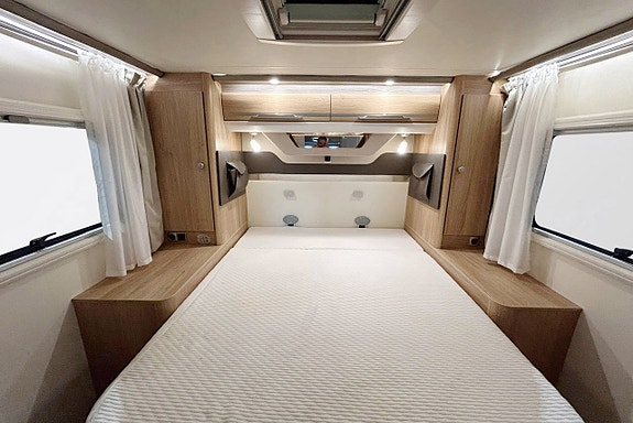 Knaus Sky I 700 LX AUTOMAT QUEENBED 18 of 30