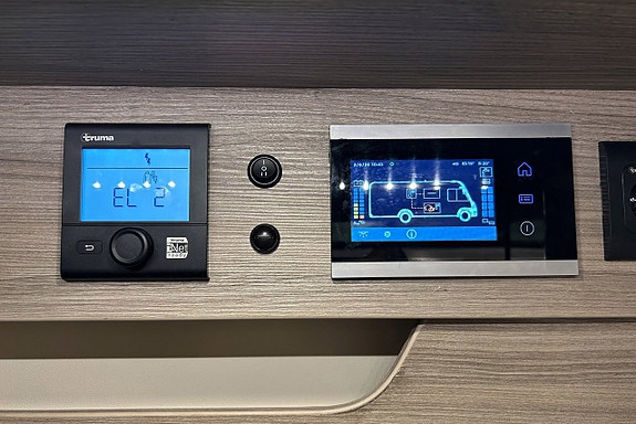 Knaus Sky I 700 LX AUTOMAT QUEENBED 12 of 30