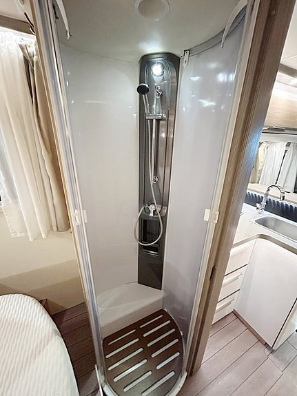 Knaus Sky I 700 LX AUTOMAT QUEENBED 20 of 30