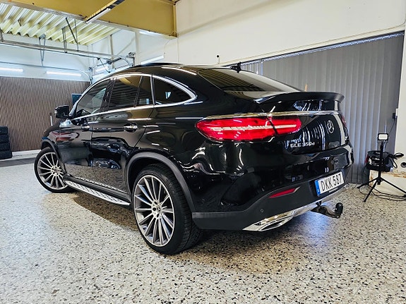 Mercedes-Benz GLE350 d 3 of 27
