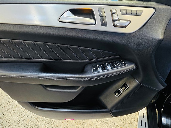 Mercedes-Benz GLE350 d 24 of 27