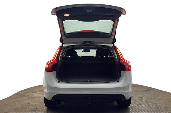 Volvo V60 8 of 30
