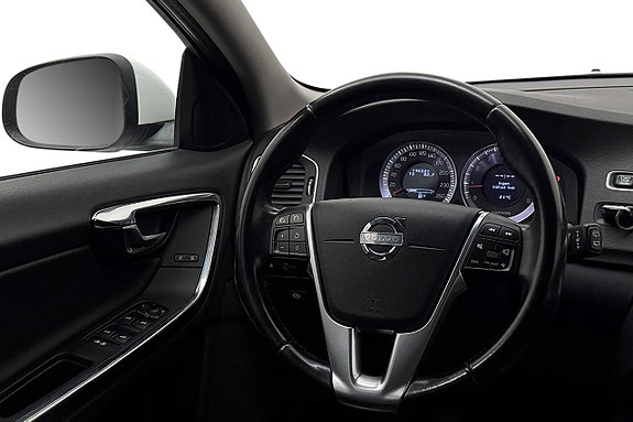 Volvo V60 19 of 30