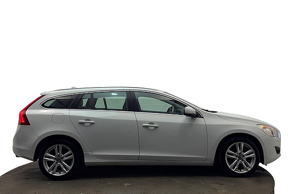 Volvo V60 5 of 30
