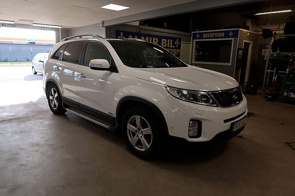 Kia Sorento 2 of 9